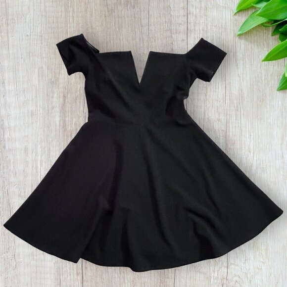 LULU'S Black Notch V Off Shoulder Fitted Skater Dress Dance Homecoming Recital S - Picture 1 of 2